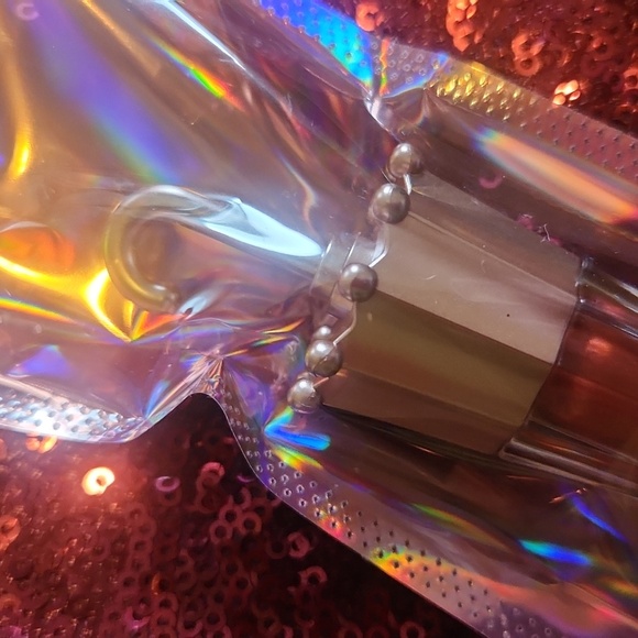 Shades of Hope lipgloss - Picture 2 of 3